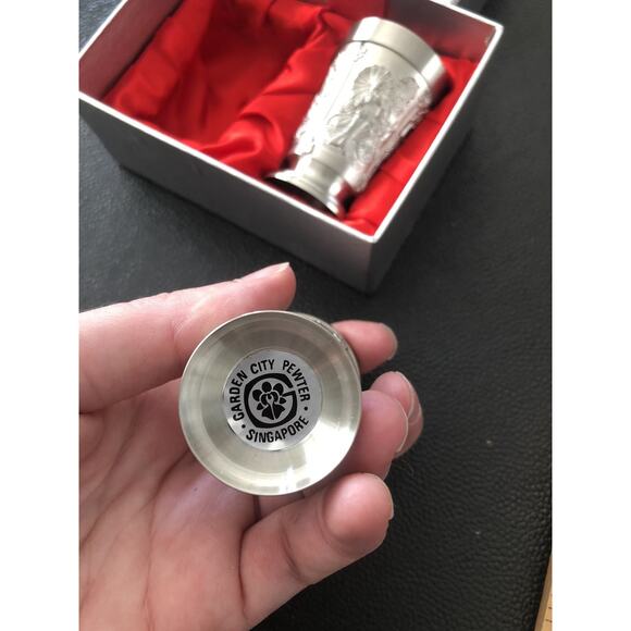 Garden City Pewter Singapore Shot Glasses Vintage New In Box Engraved - Picture 3 of 9